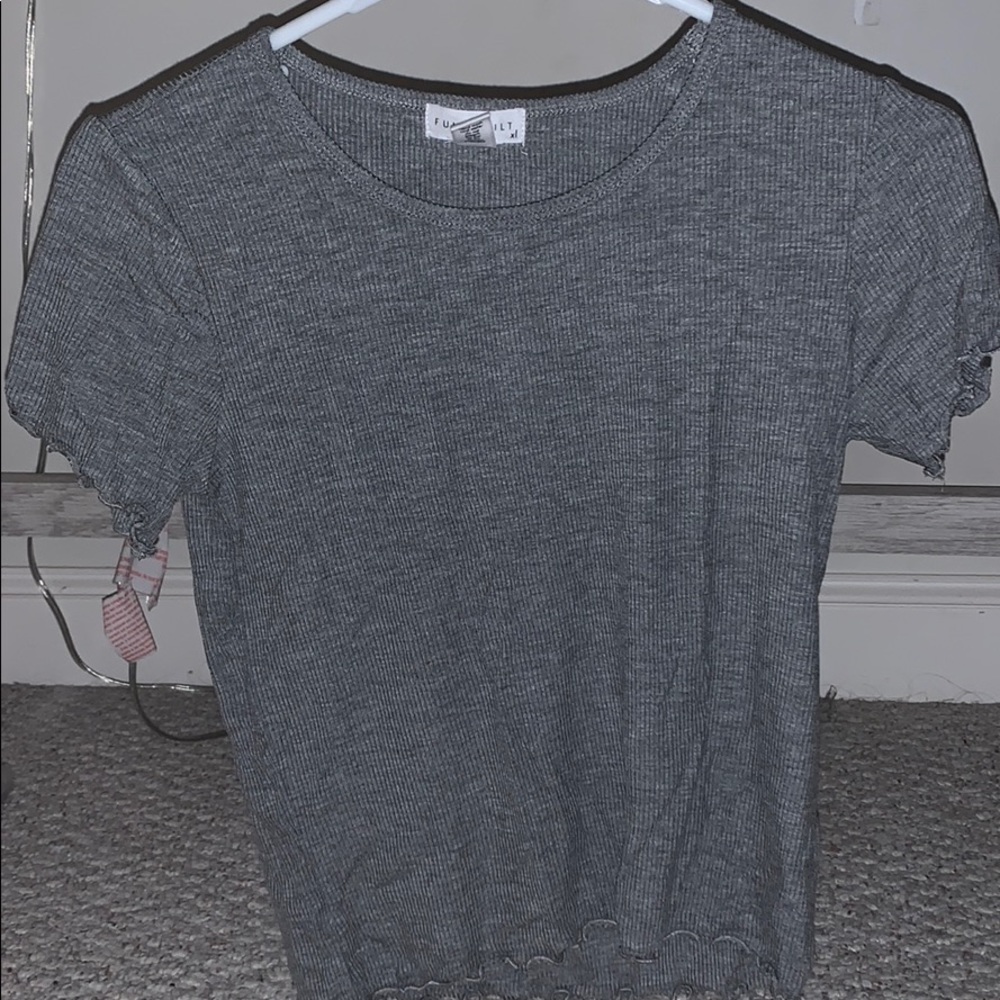 Grey tillys youth top with lettuce edges
